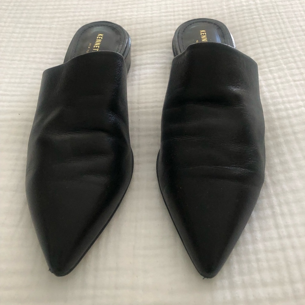 Kenneth Cole Black Pointed Leather Slip-On Mules Excellent Condition. Size 9 - Picture 4 of 5